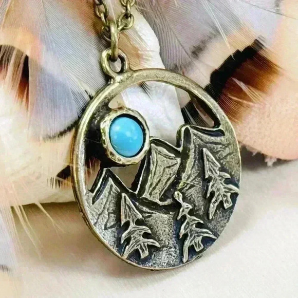 Turquoise Western necklace mountain pendant country jewelry - Picture 6 of 11